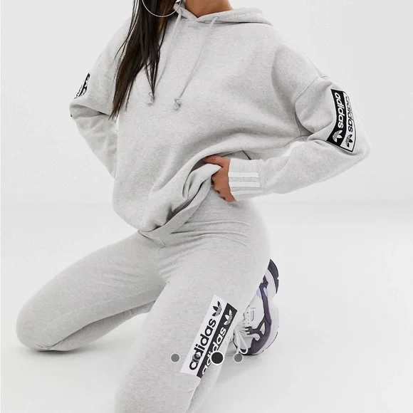 adidas Originals RYV trefoil leggings in gray - Picture 3 of 6